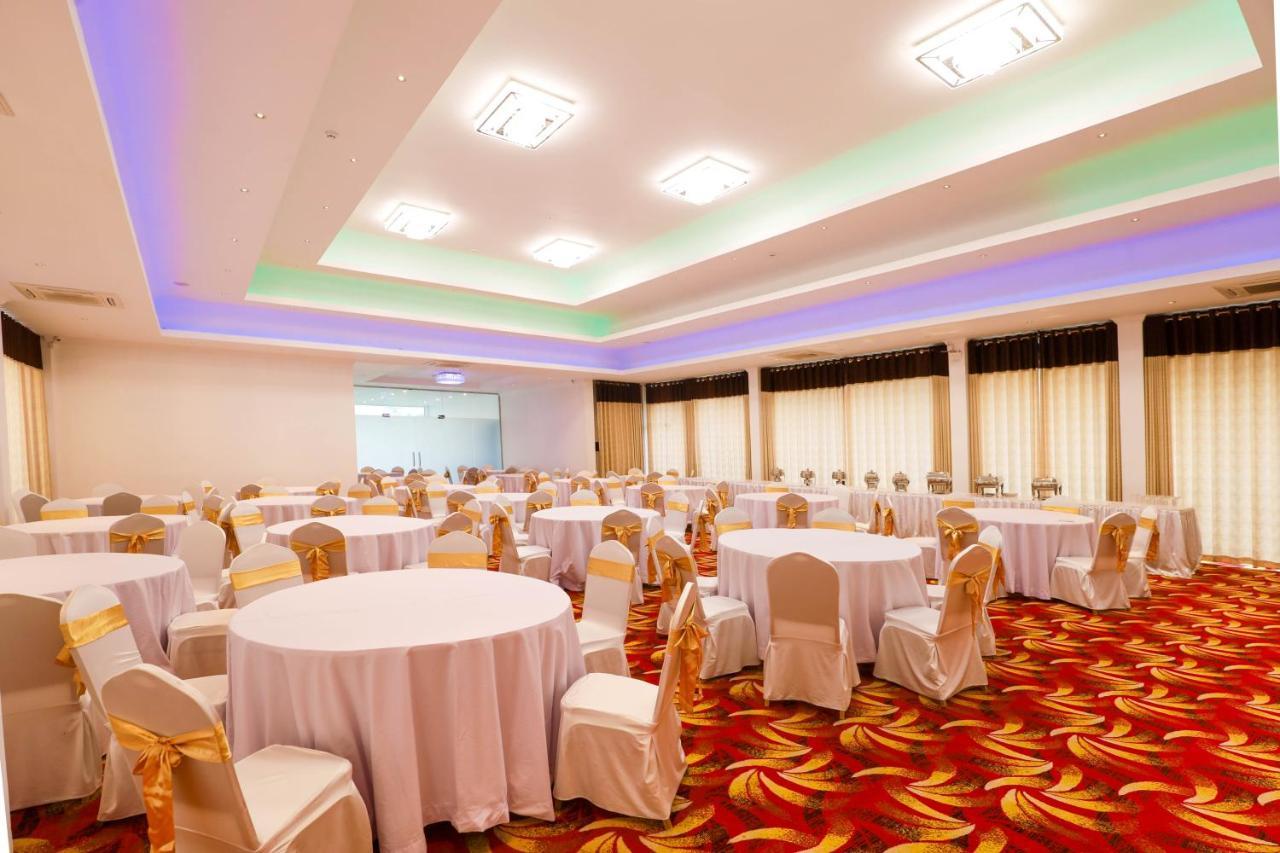 Hotel Ganthera Канді Екстер'єр фото