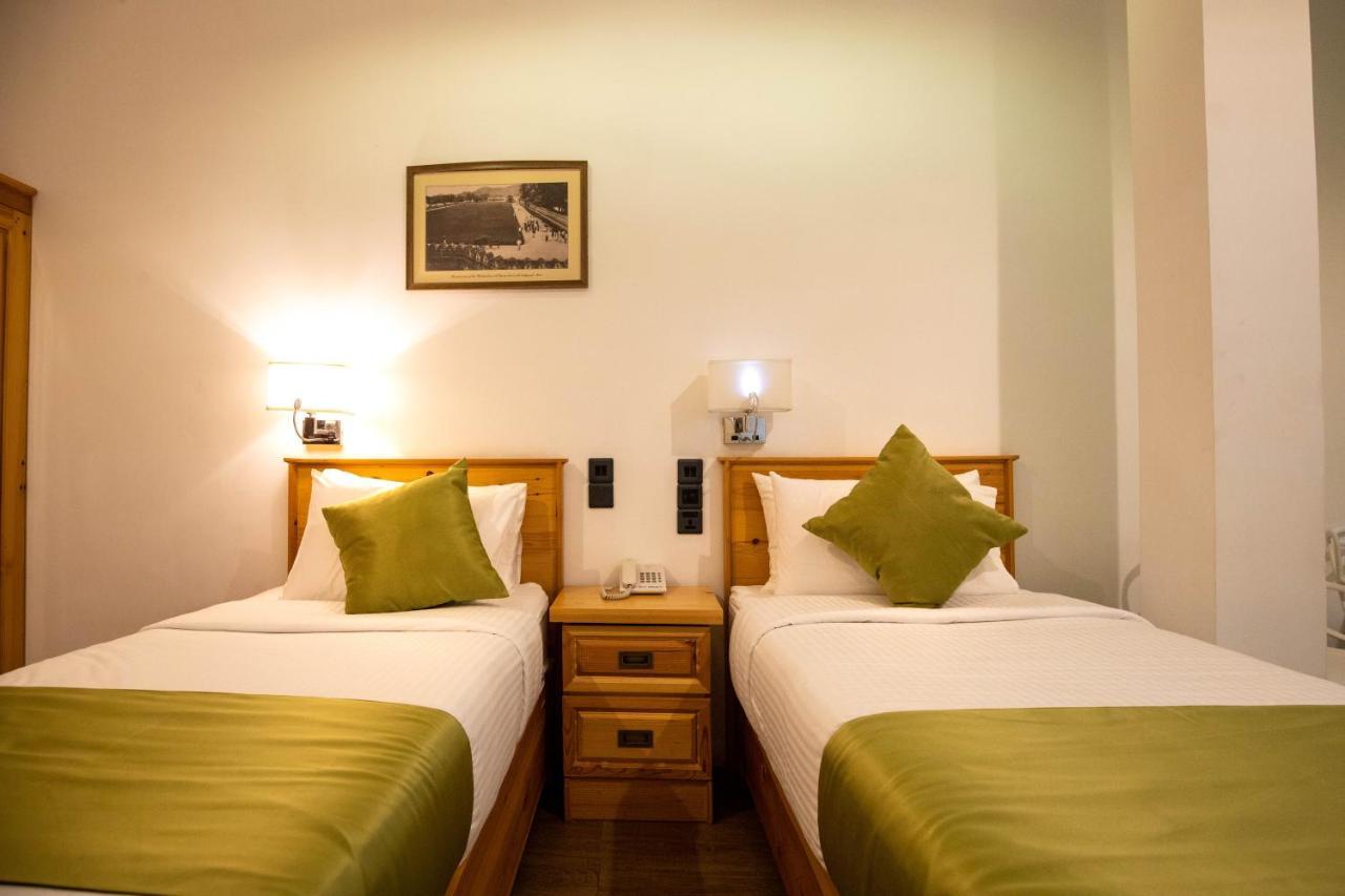 Hotel Ganthera Канді Екстер'єр фото