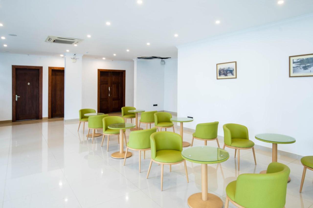 Hotel Ganthera Канді Екстер'єр фото