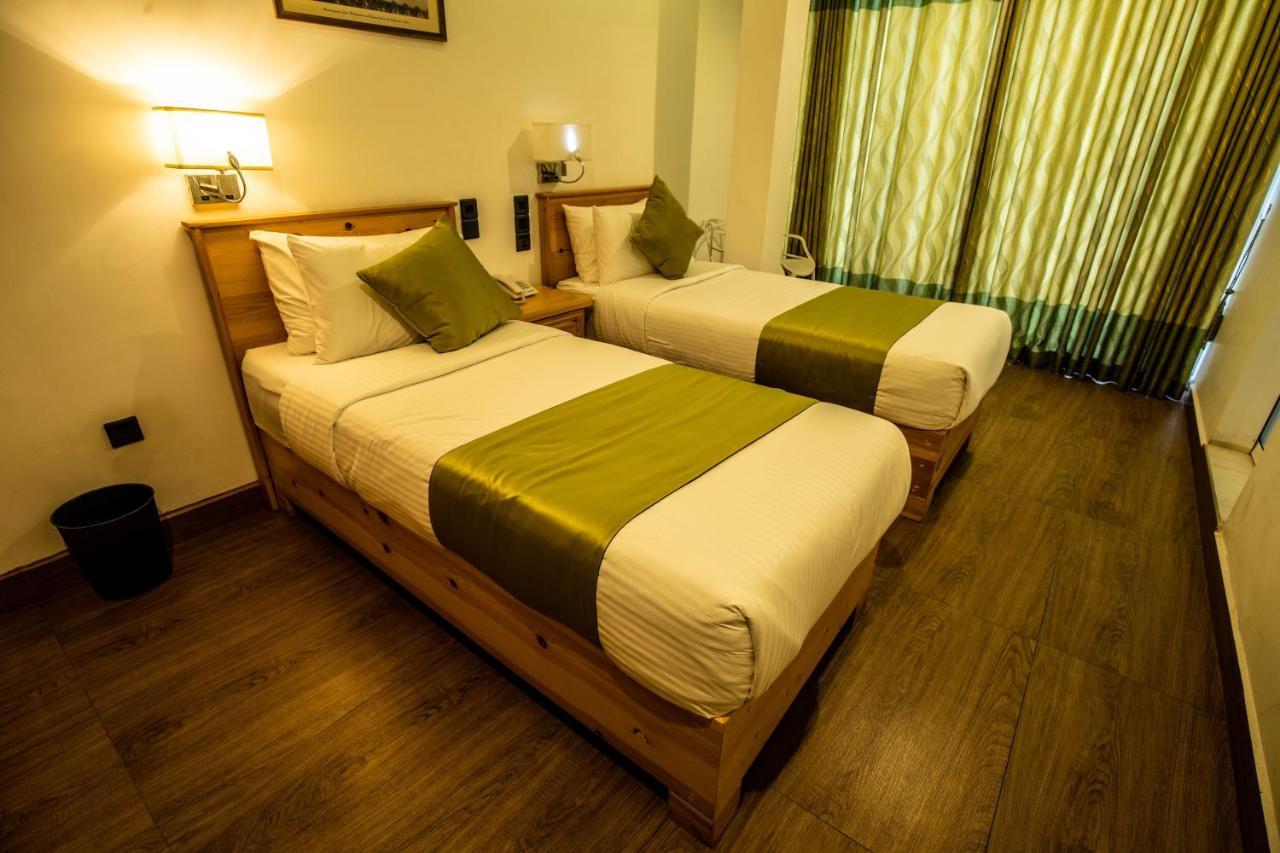 Hotel Ganthera Канді Екстер'єр фото